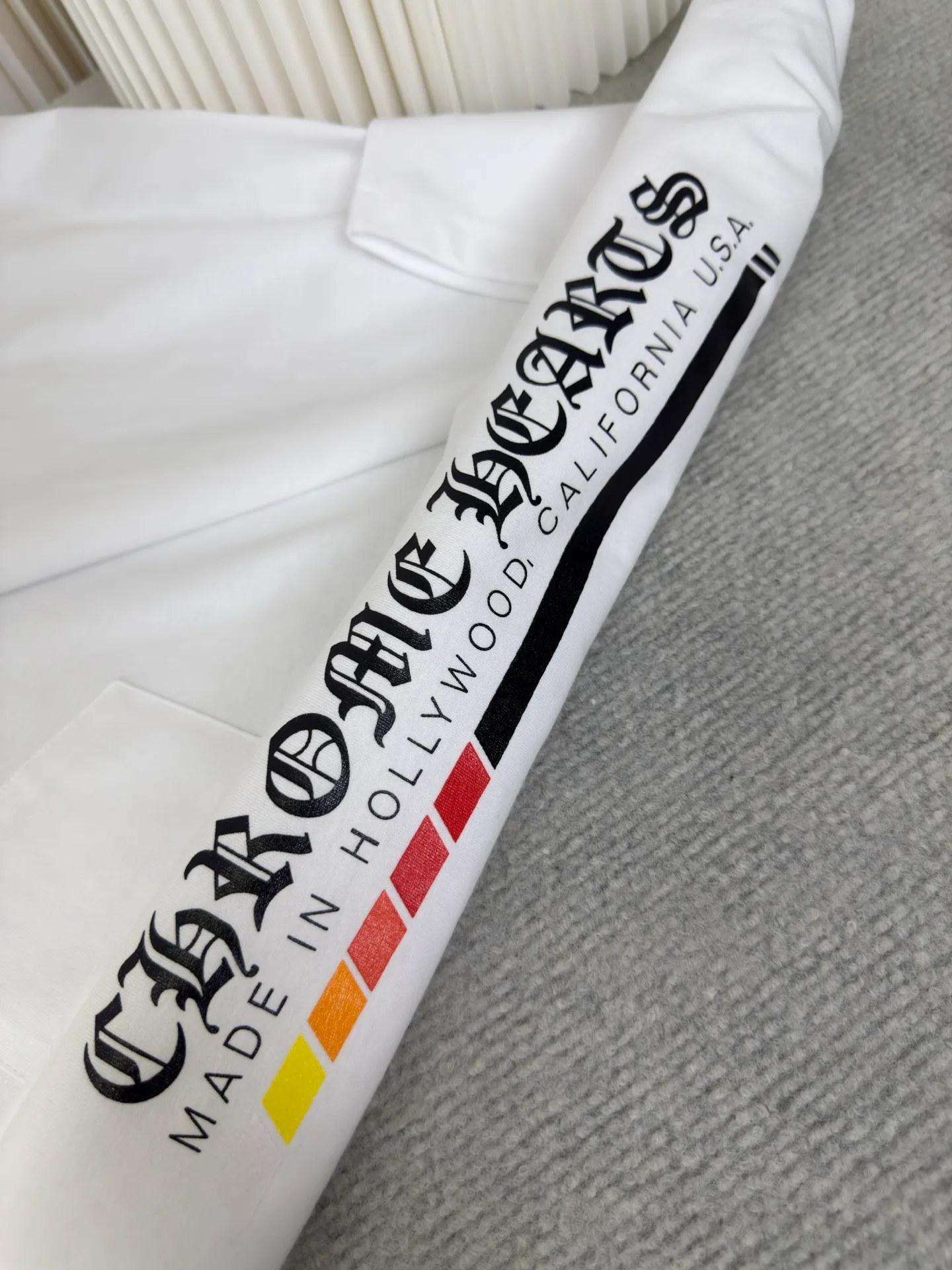 P240 Chrome Hearts Energy Bar Short Sleeves Authentic Open Edition - Physical Counter - Top Luxury Quality 🆚 Instant sale of all editions on the market Fabric is made of 26 weave 200g cotton material Printing is ink printing Customized accessories Size S M L